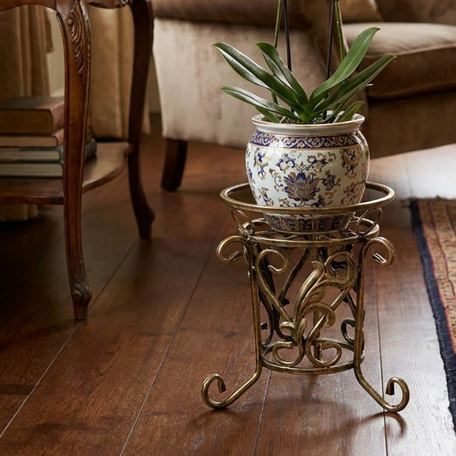 Kwietnik metalowy niski stojący RUSTIC 32 złota patyna HGDECO