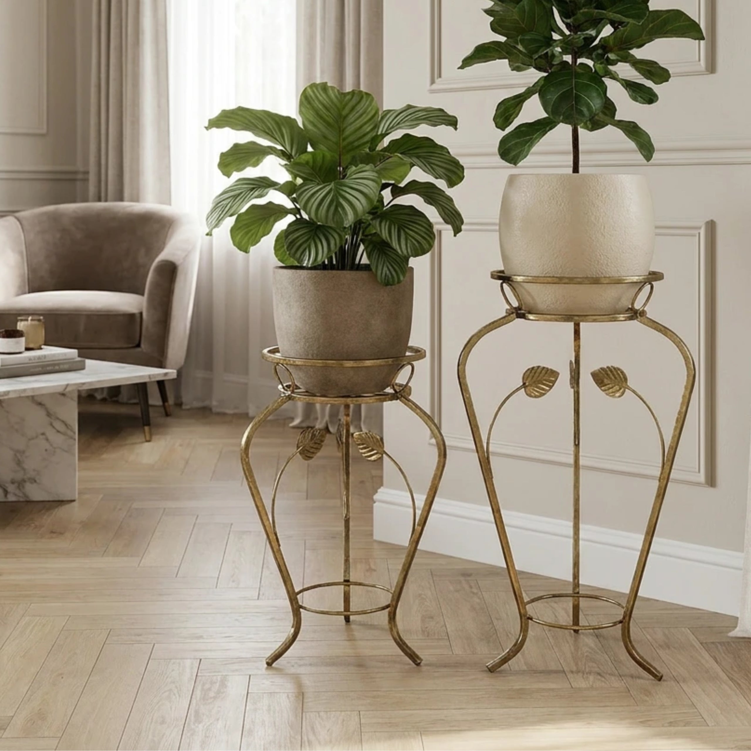 Kwietnik metalowy stojący do kwiatów FLORA 43 złota patyna HGDECO