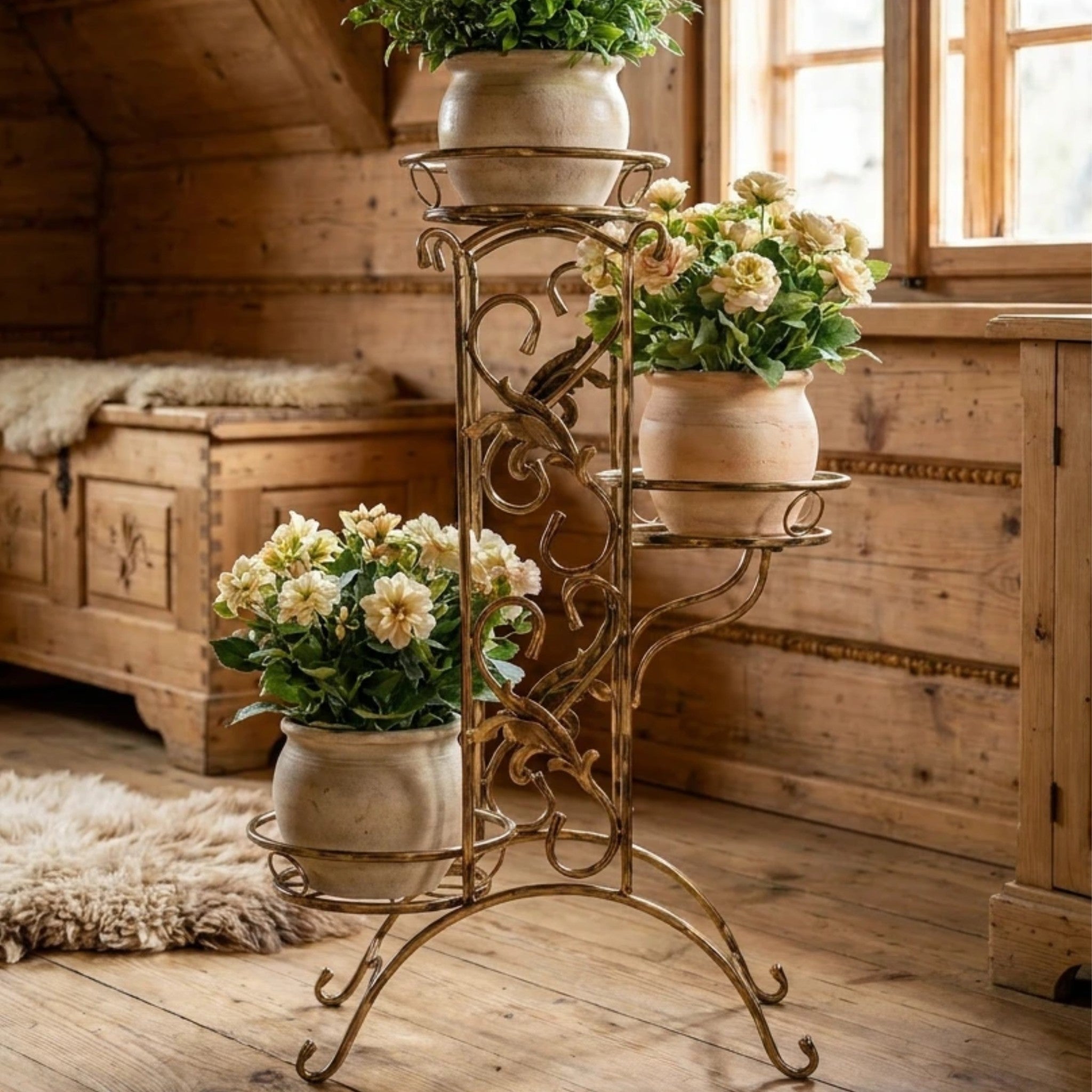 Kwietnik metalowy stojący 3 doniczki RUSTIC 91 złota patyna HGDECO